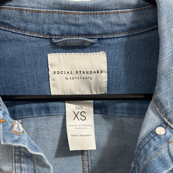 Light Blue Denim Jean Jacket - Picture 3 of 6